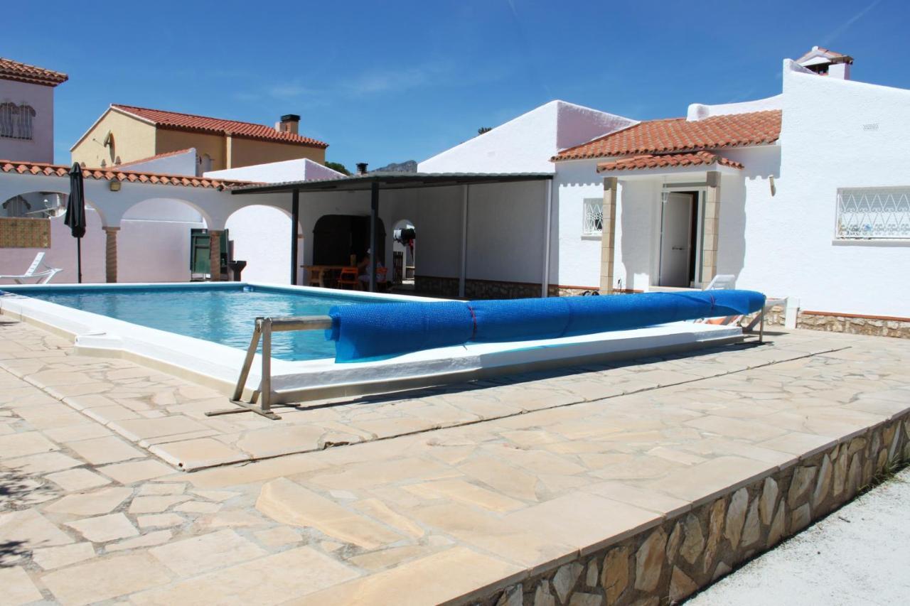 Villa 3 Bedrooms With Private Pool Enclosed Garden And Wifi At Miami Platja 1 Km Away From The